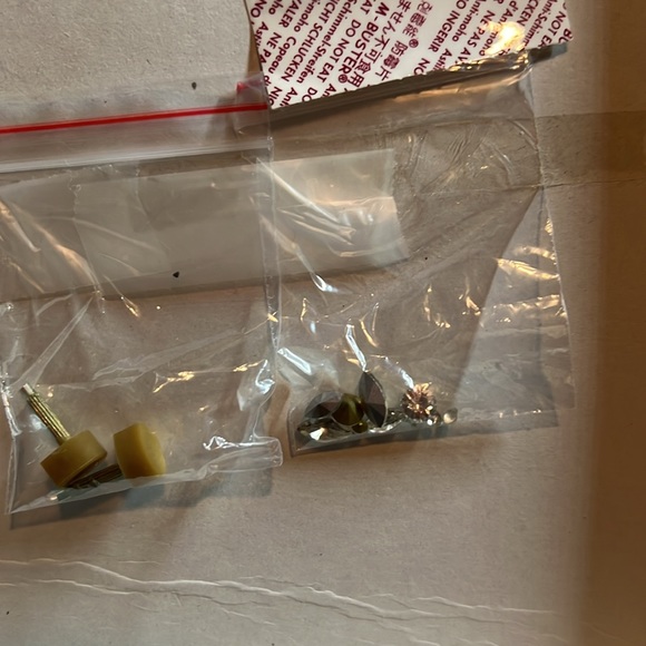 🤩 Gorgeous Badgley Mischka Satin Pumps in Ivory/White Sz 7.5 NIB - Picture 11 of 11